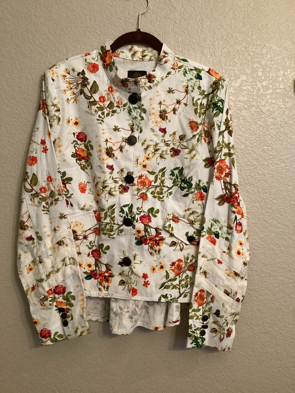 Disney Alice through the Looking Glass White Floral Mandarin Collar Jacket L